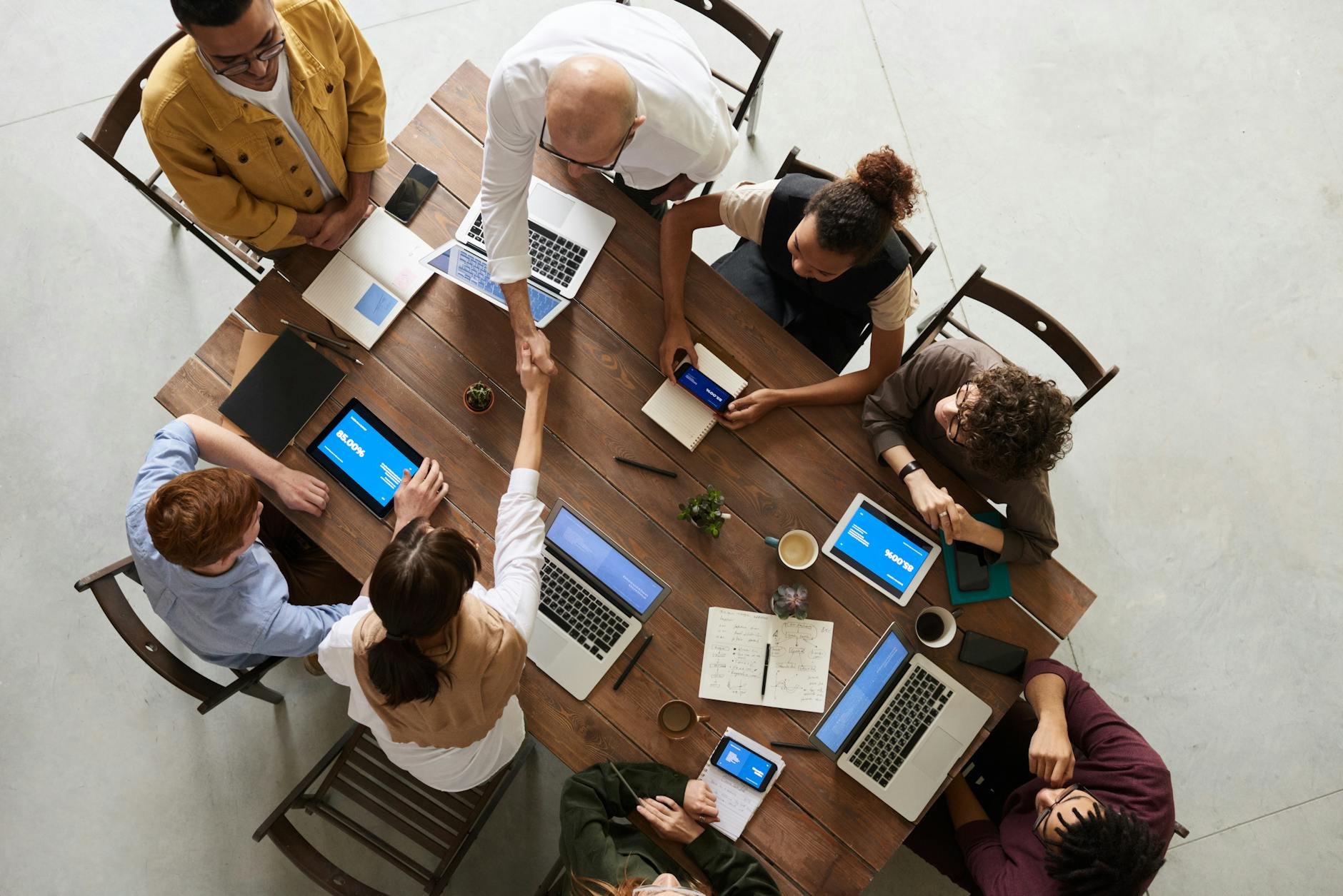 Business meeting with tech leadership — RD SUPPORT.